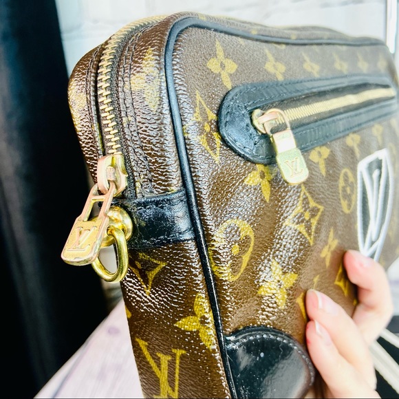 Louis Vuitton Marley crossbody bag custom painted world tour logo - Picture 7 of 15